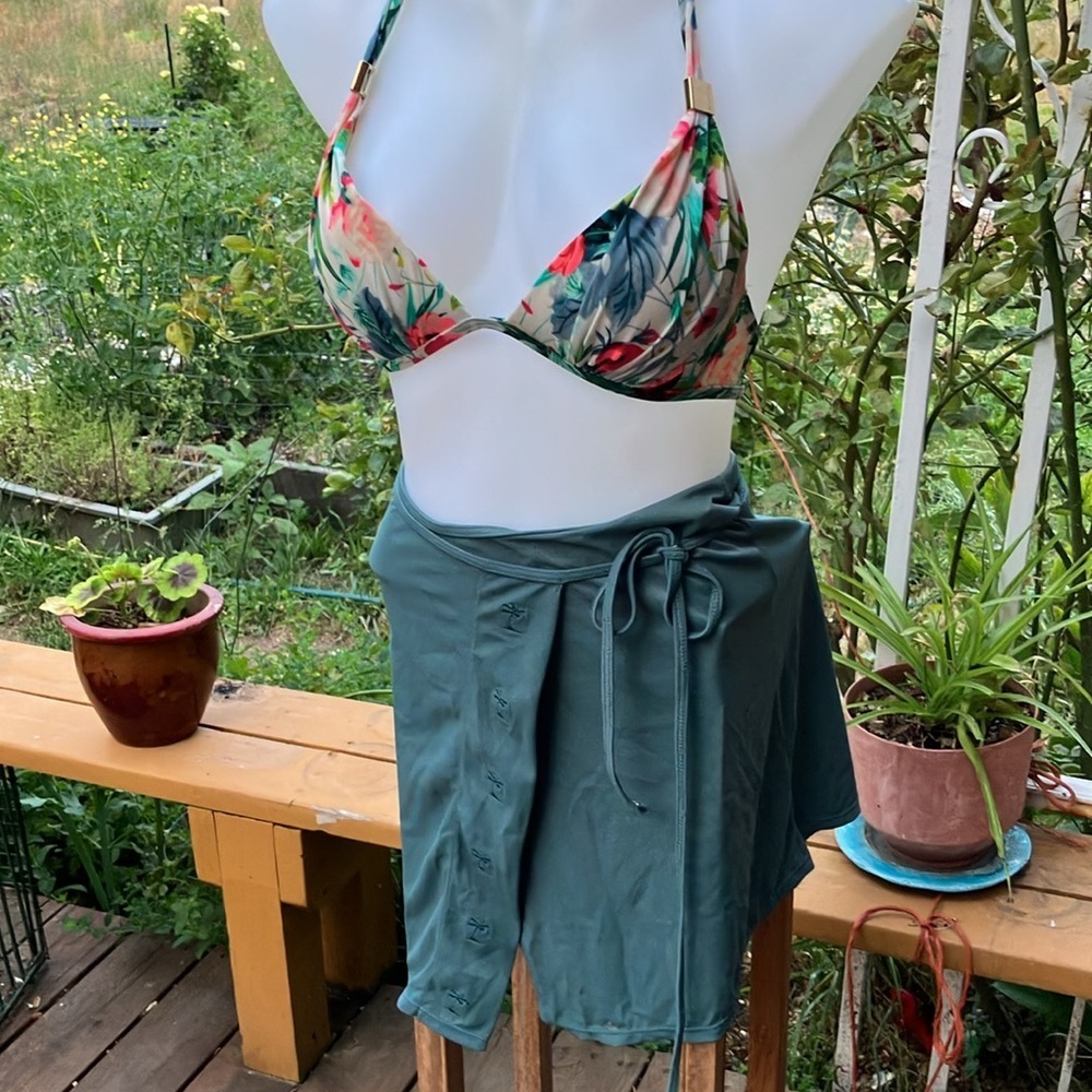 Tommy Bahama Teal wrap Skirt XS - Picture 3 of 5